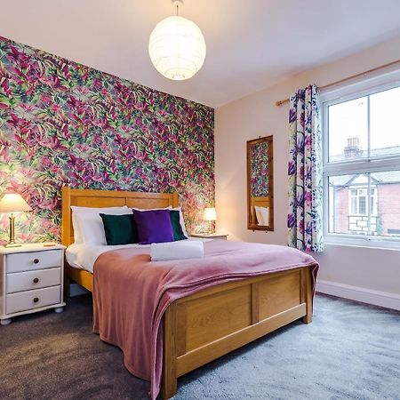 Villa Cosy House With Garden & Parking, Sheffield Extérieur photo