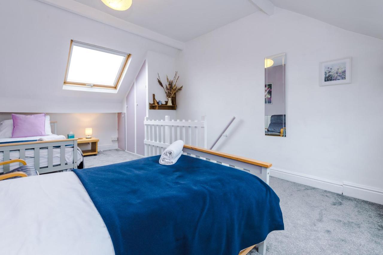 Villa Cosy House With Garden & Parking, Sheffield Extérieur photo